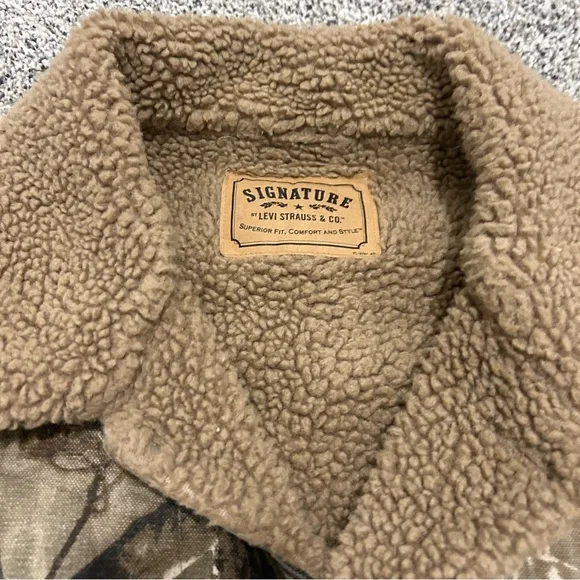 Men’s Levi’s Levi Strauss Signature Sherpa Lined Camouflage Canvas Vest Realtree - Picture 3 of 12